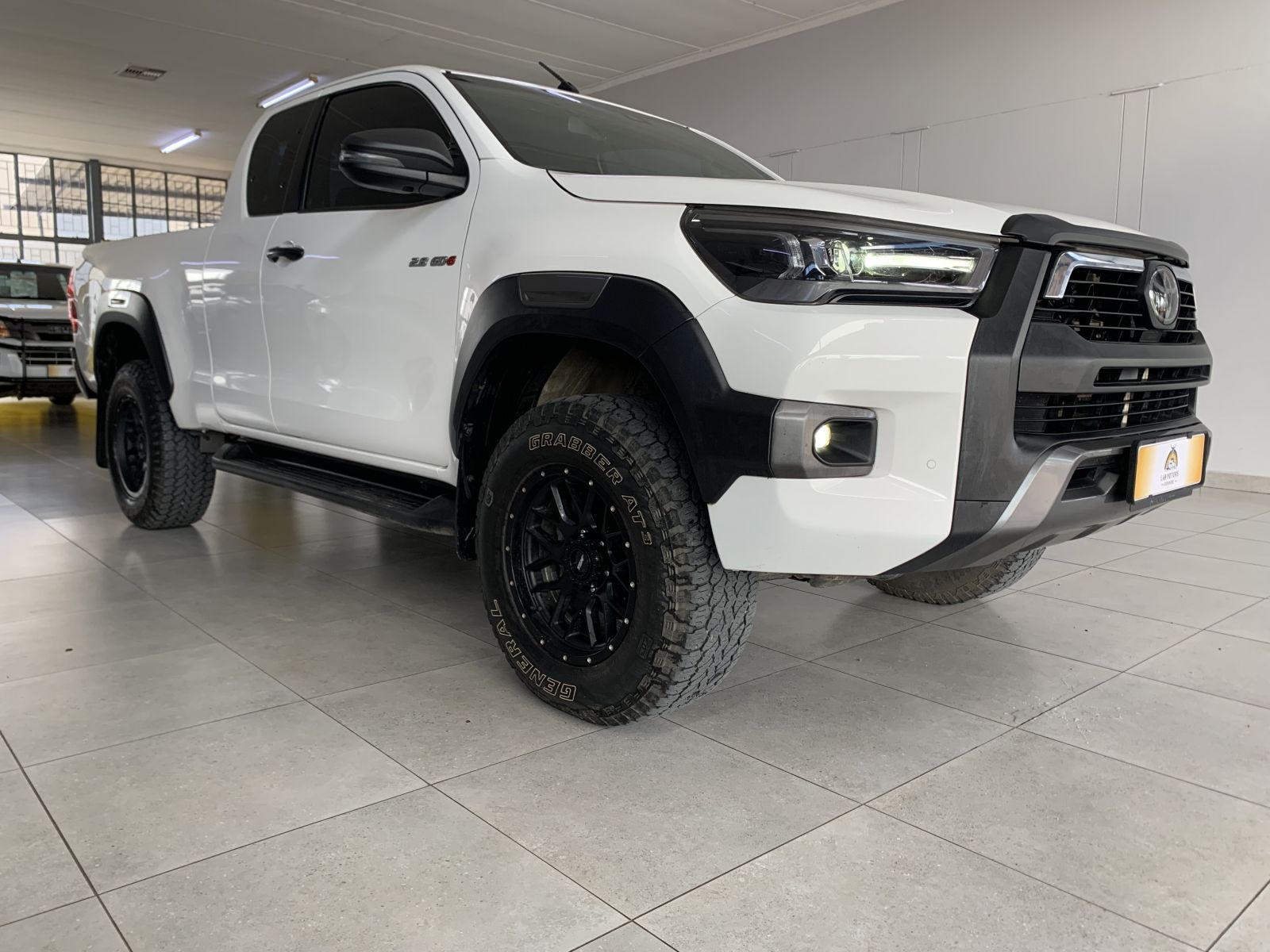 2023 Toyota Hilux photo 1