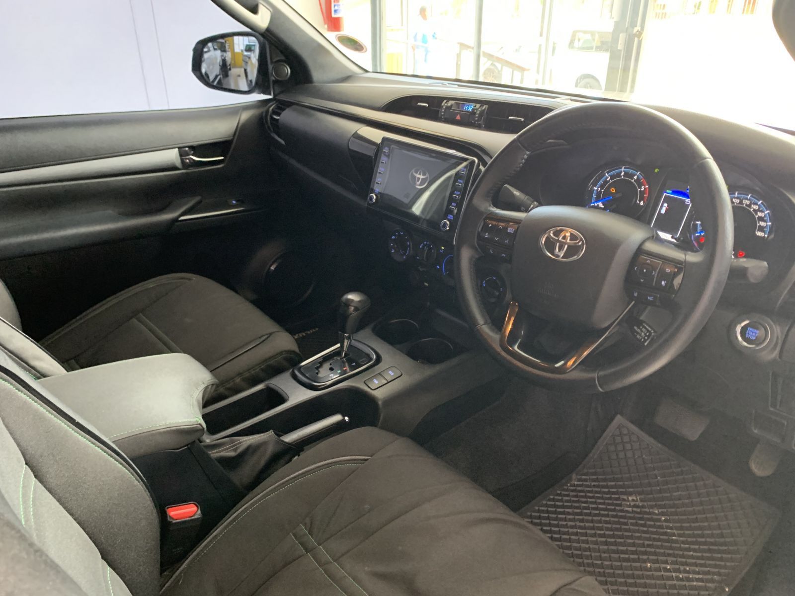 2023 Toyota Hilux photo 8