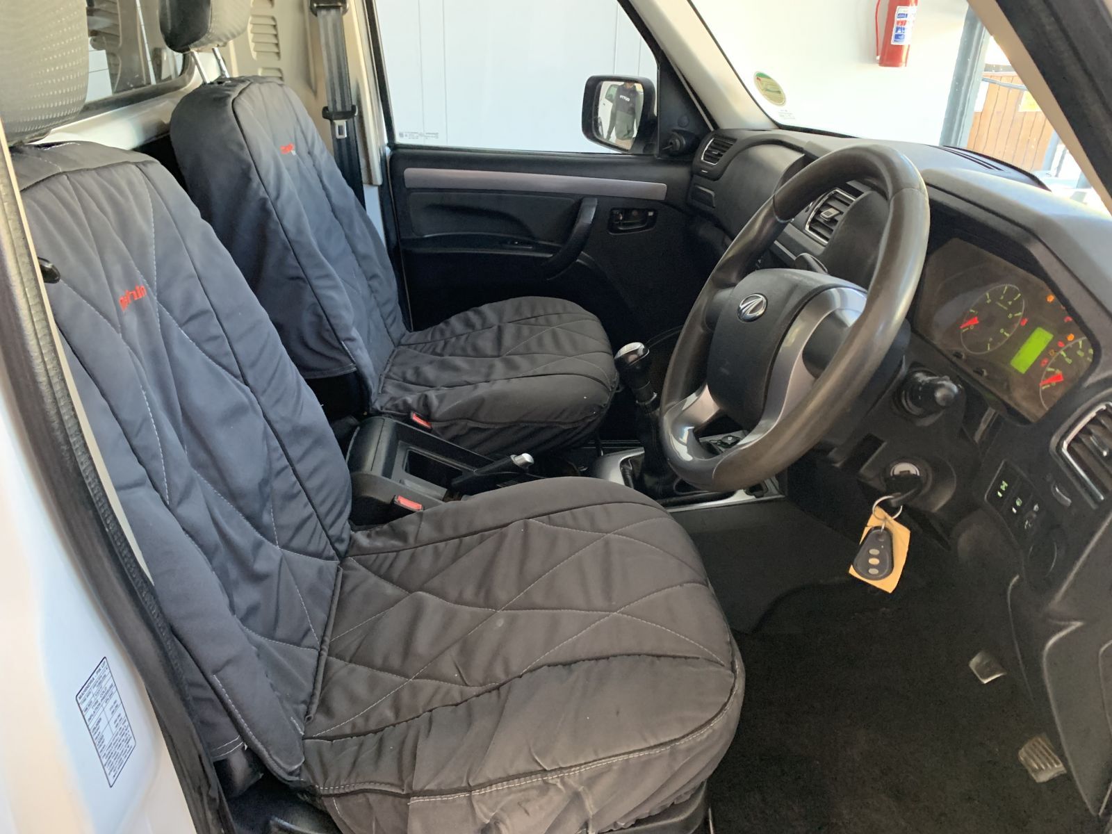 2019 Mahindra S6 photo 7