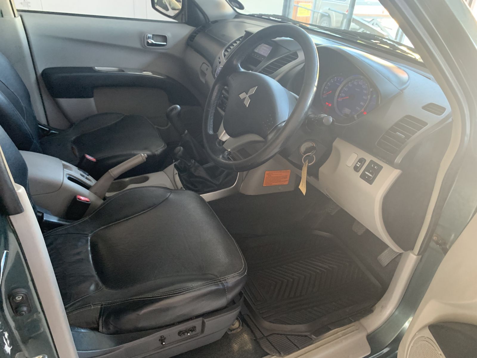 2007 Mitsubishi Triton photo 6