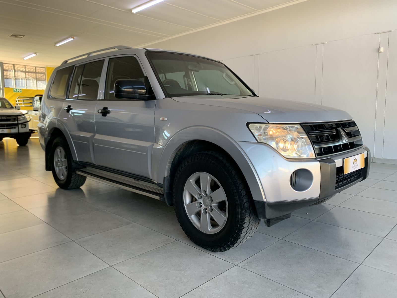 2007 Mitsubishi Pajero photo 1