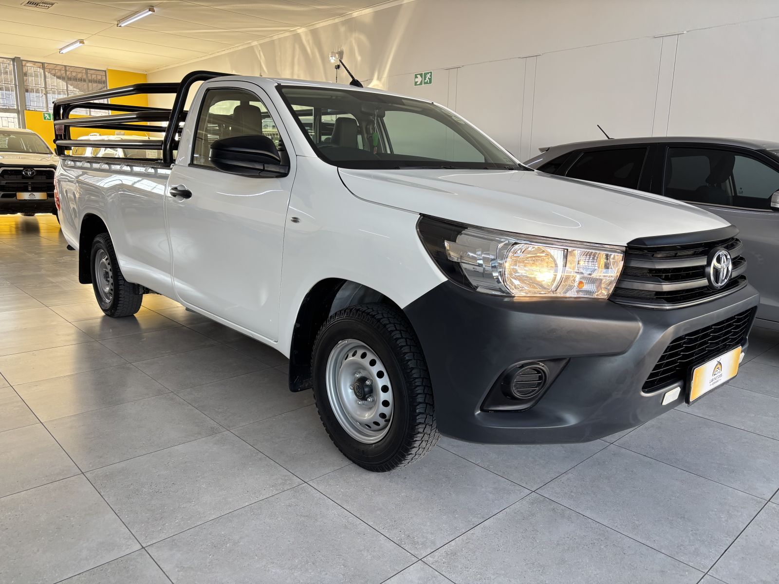 2023 Toyota Hilux photo 1