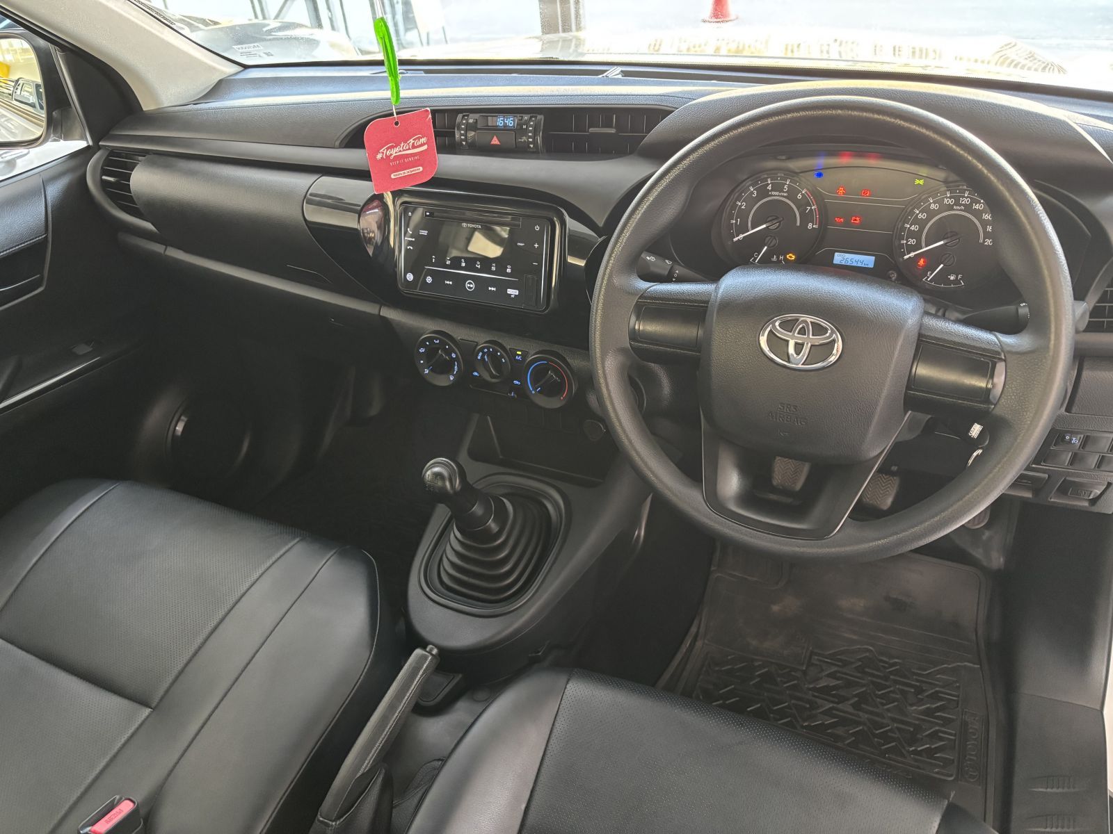2023 Toyota Hilux photo 6