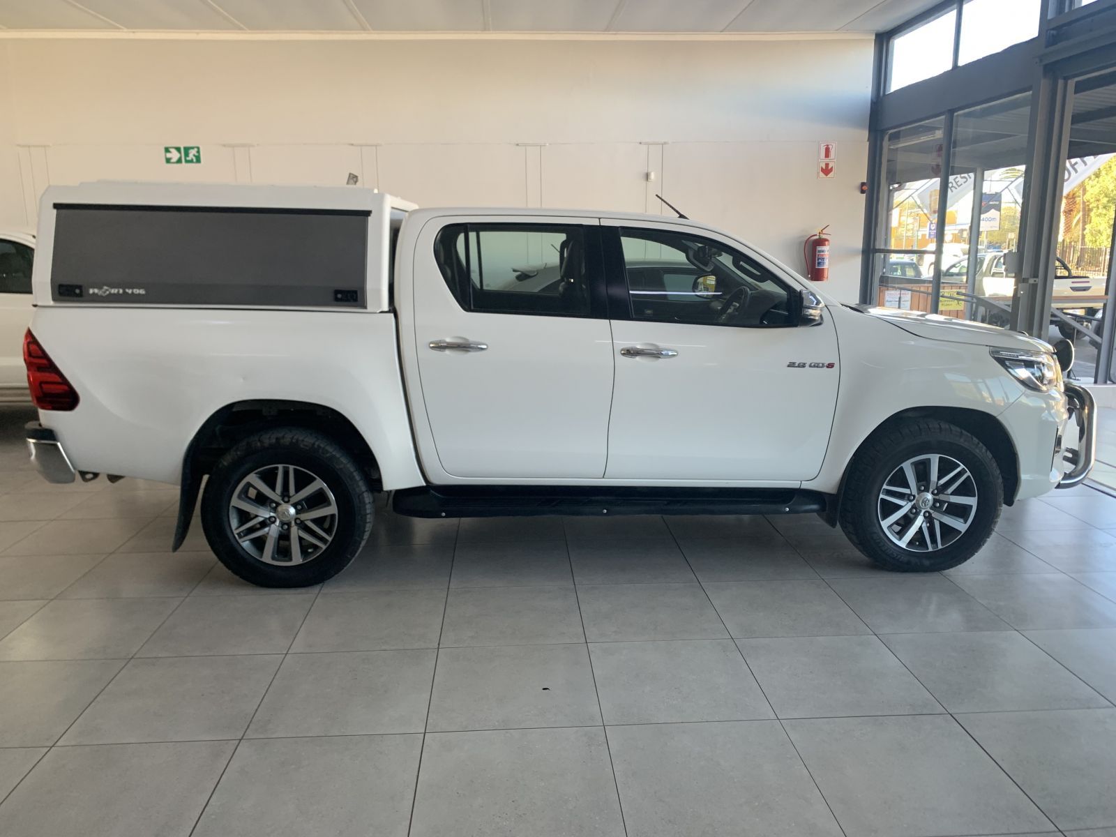 2018 Toyota Hilux photo 2