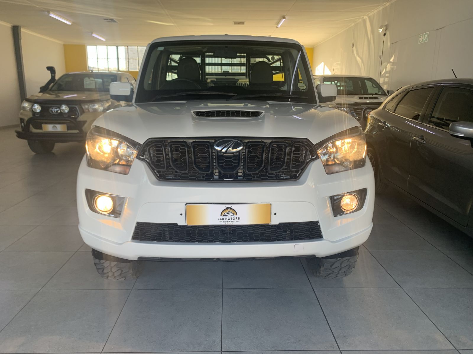 2023 Mahindra PIK UP photo 4