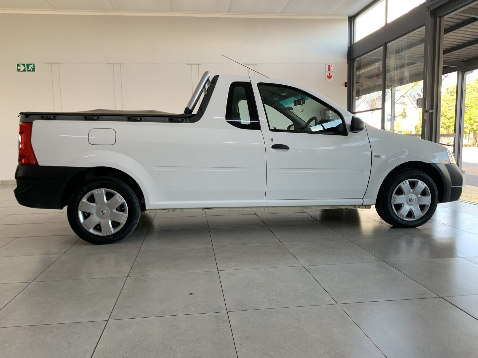 2021 Nissan NP200 photo 3