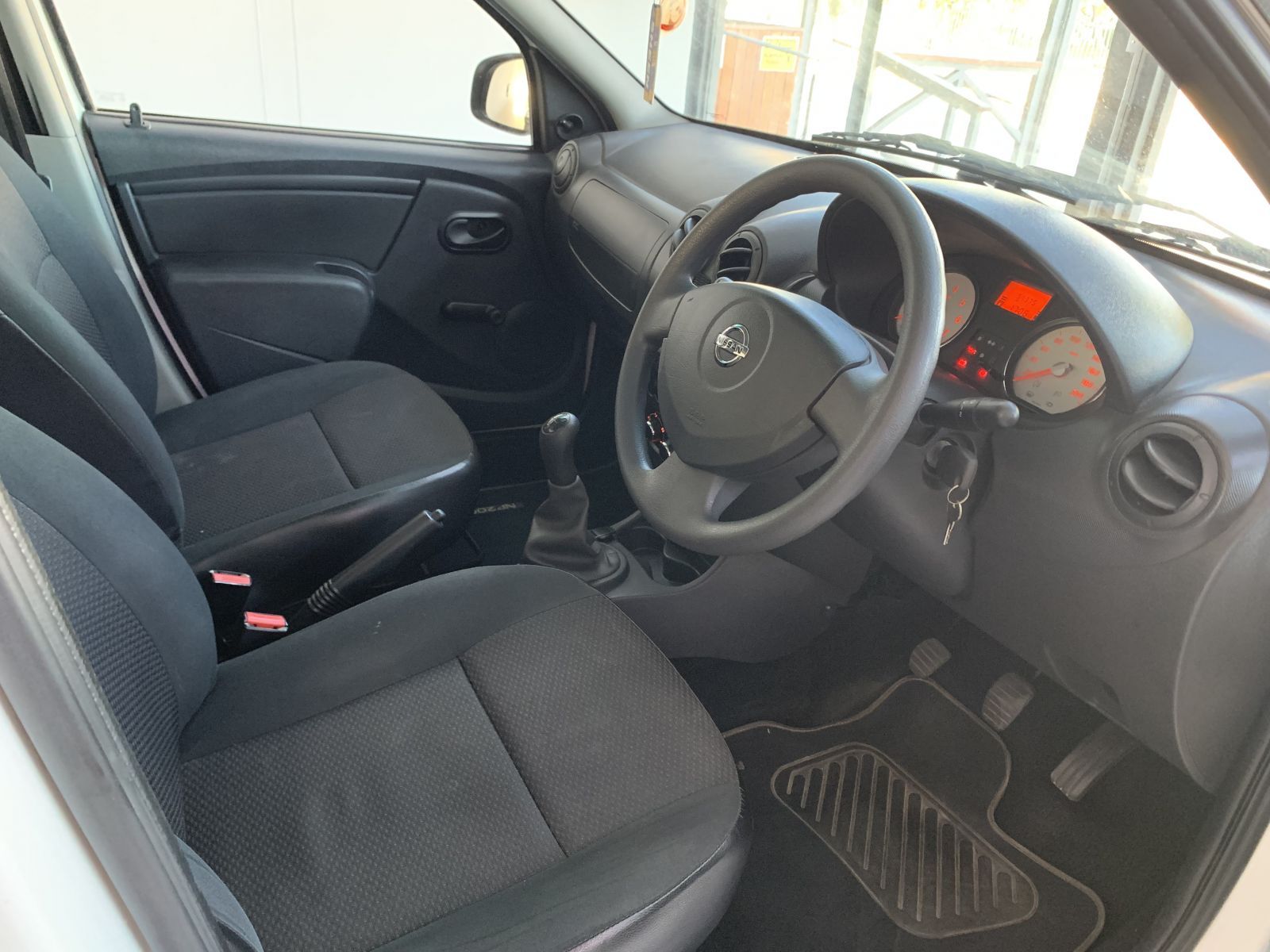 2021 Nissan NP200 photo 6