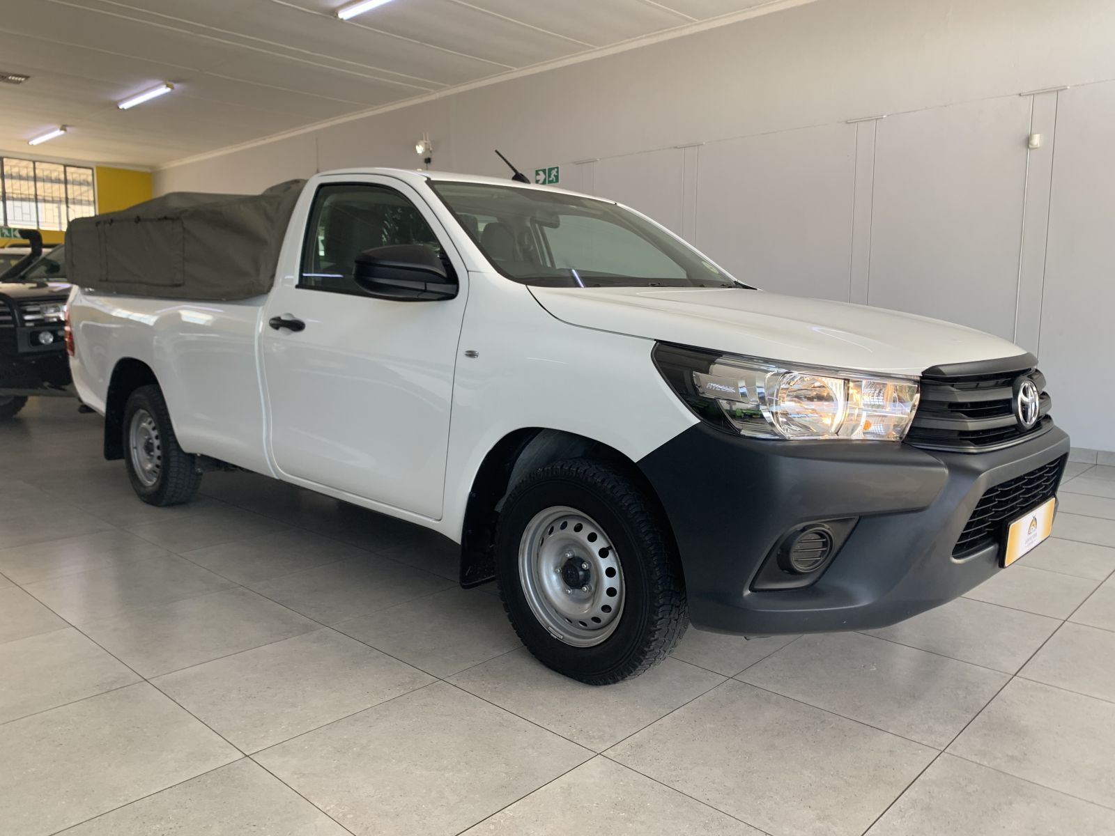 2024 Toyota Hilux photo 1