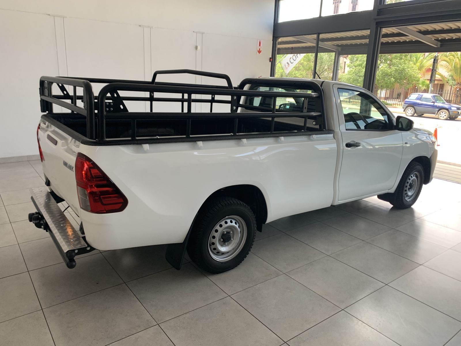 2024 Toyota Hilux photo 3