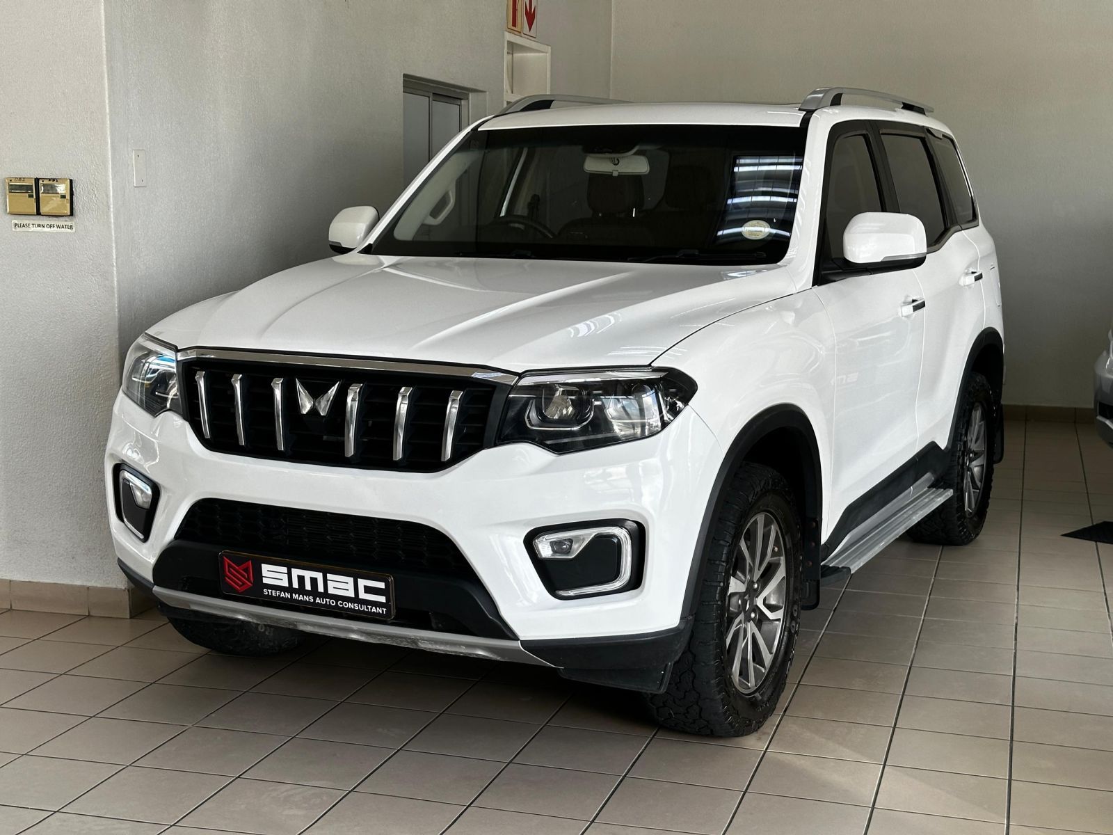 2023 Mahindra Scorpio photo 1