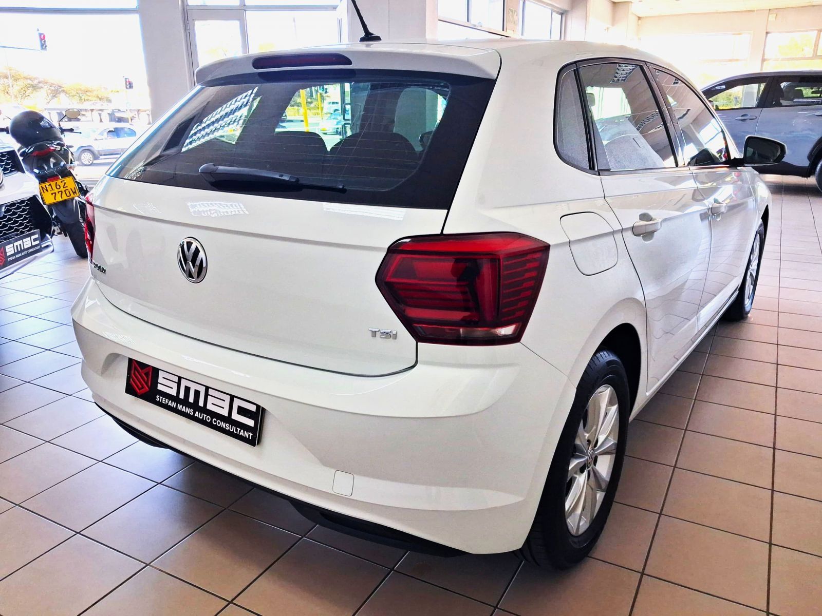 2020 Volkswagen Polo photo 3