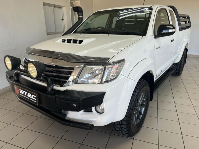 2015 Toyota Hilux photo 1