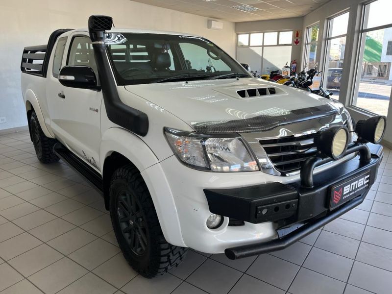 2015 Toyota Hilux photo 2
