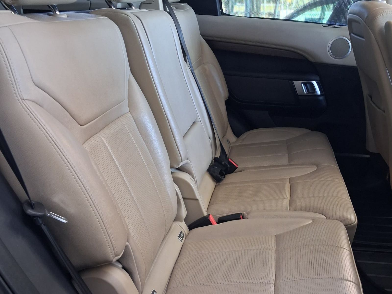 2017 Land Rover Discovery photo 5
