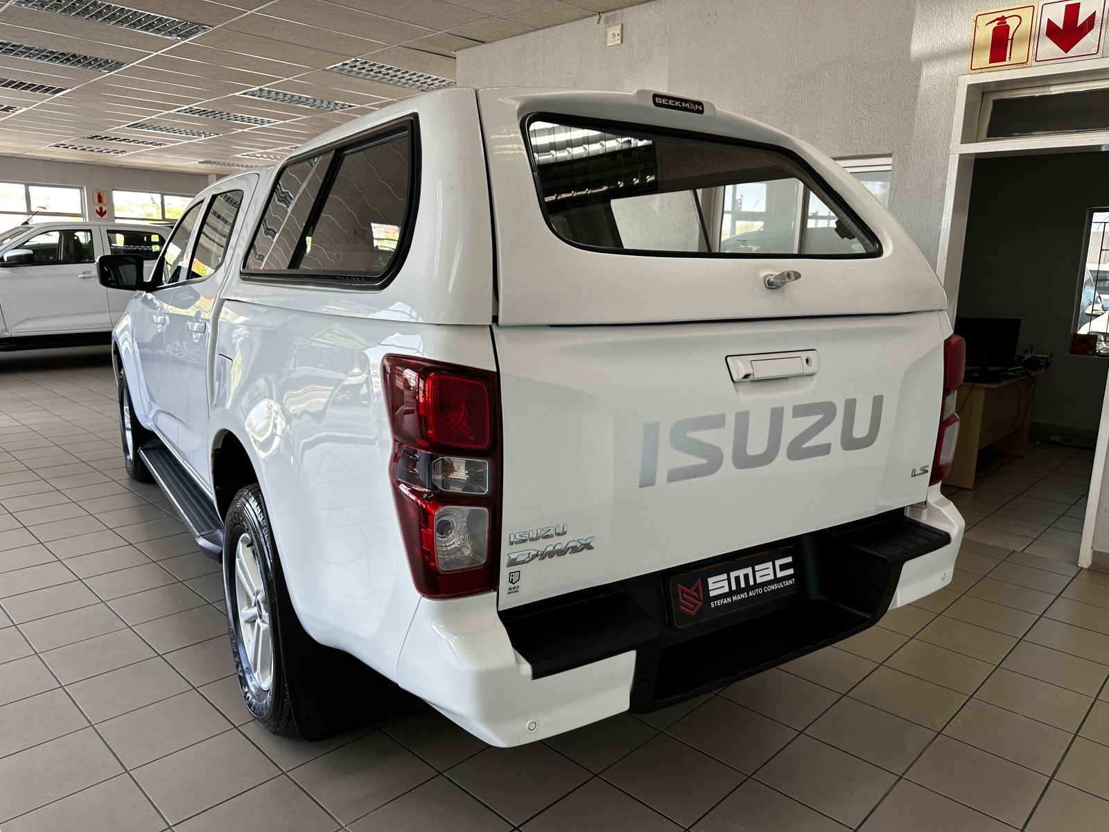 2023 Isuzu D-MAX photo 4