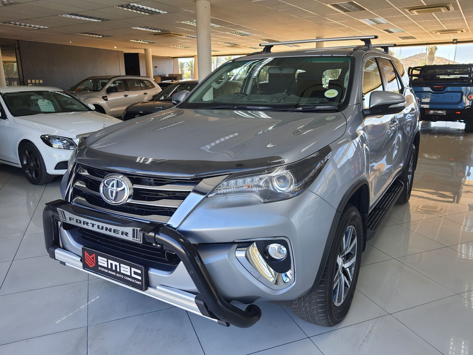 2016 Toyota Fortuner photo 1