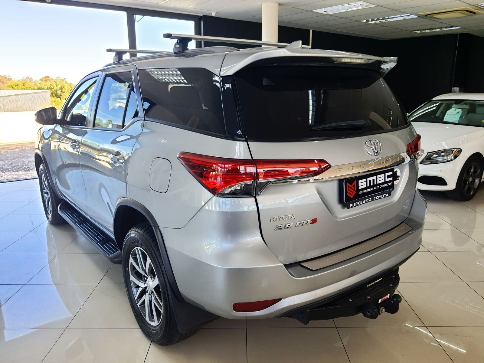 2016 Toyota Fortuner photo 4
