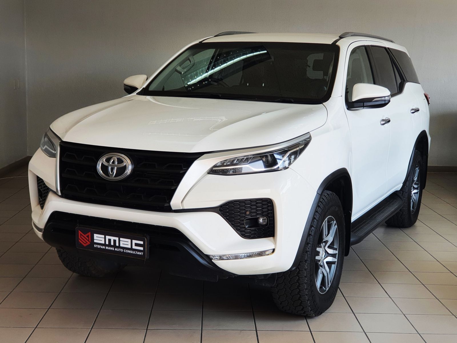 2022 Toyota Fortuner photo 1