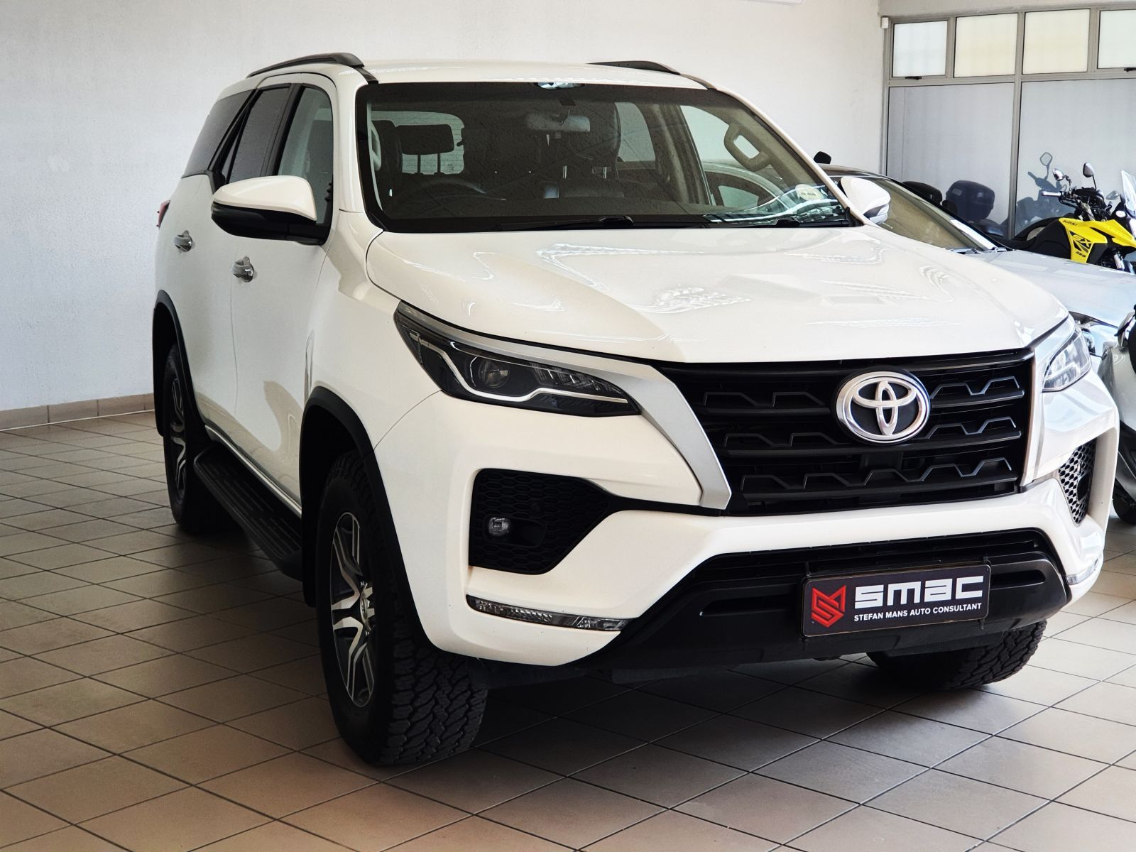 2022 Toyota Fortuner photo 2