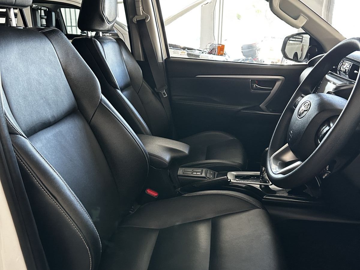 2022 Toyota Fortuner photo 6