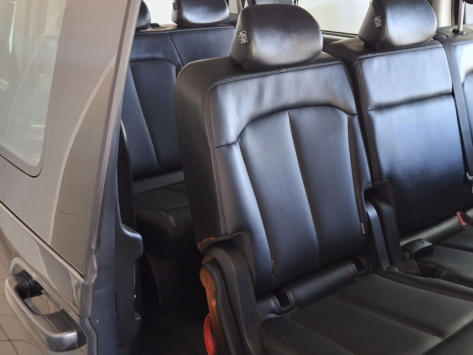 2022 Hyundai Staria photo 5