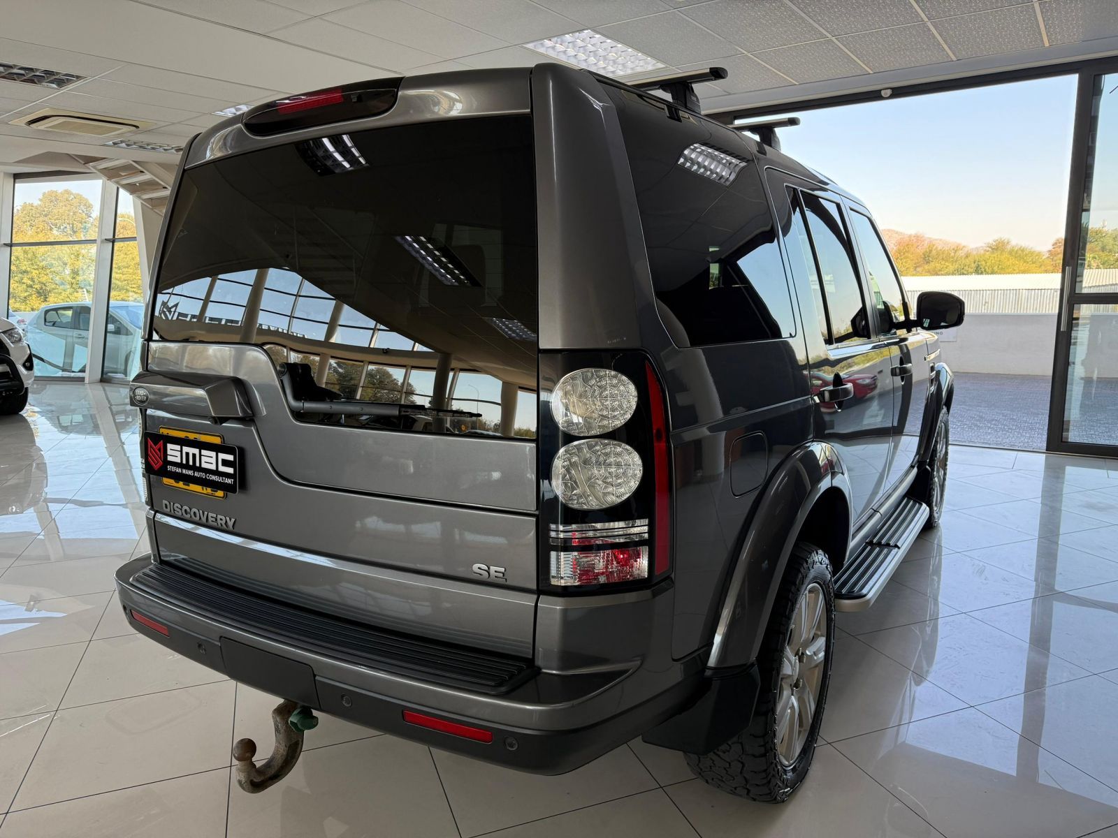 2015 Land Rover Discovery 4 photo 3