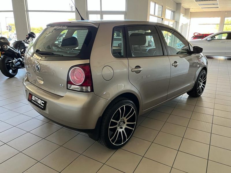 2015 Volkswagen Polo photo 3