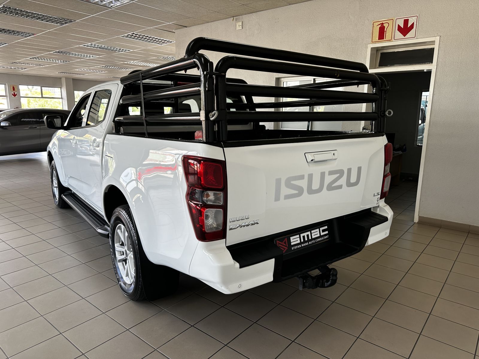 2024 Isuzu D-MAX photo 4