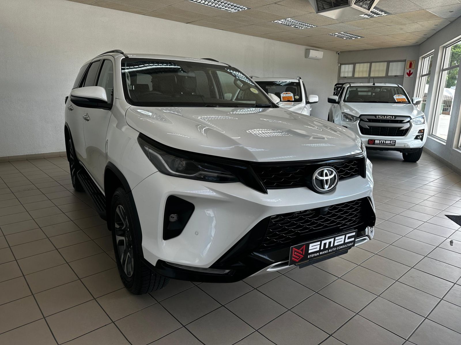 2024 Toyota Fortuner photo 2