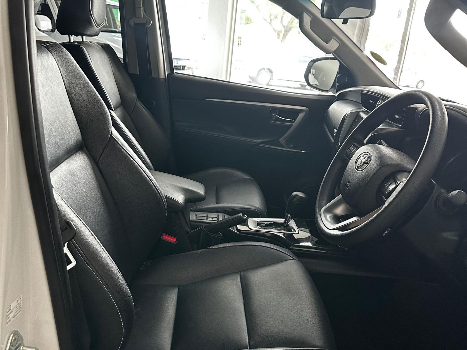 2024 Toyota Fortuner photo 6