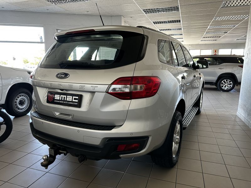 2018 Ford Everest photo 3