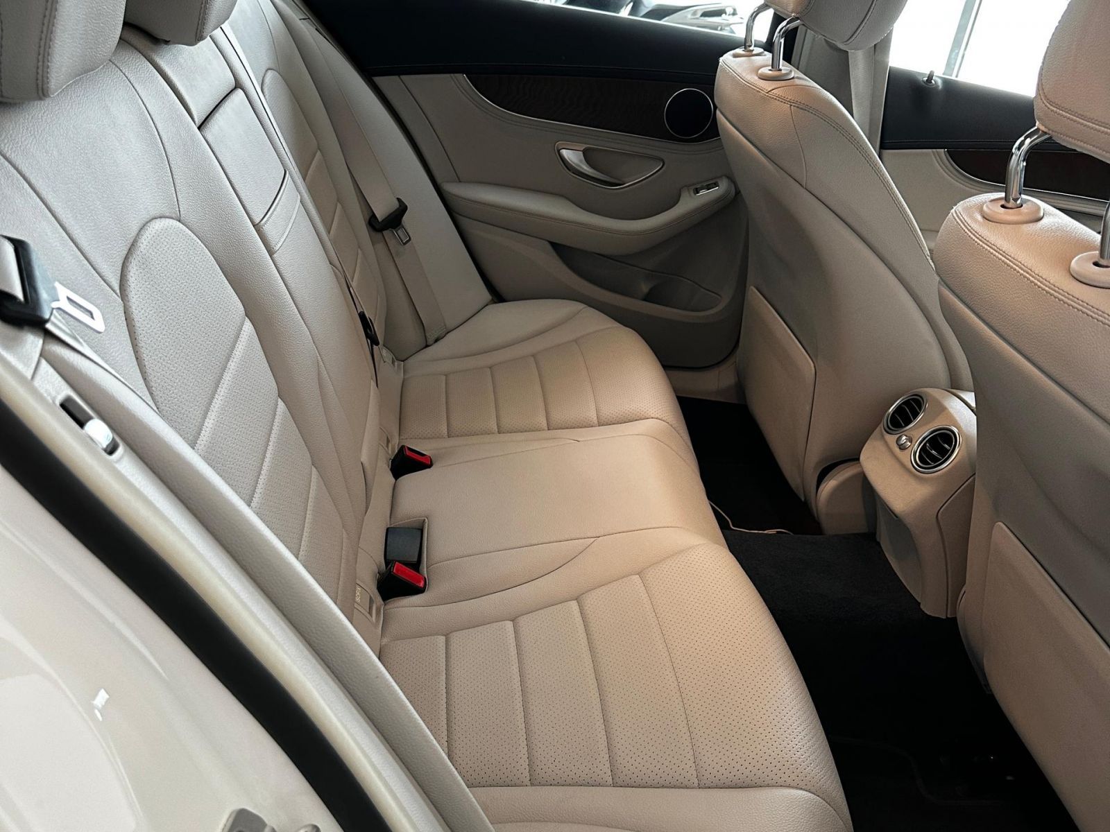 2015 Mercedes-Benz C Class photo 5