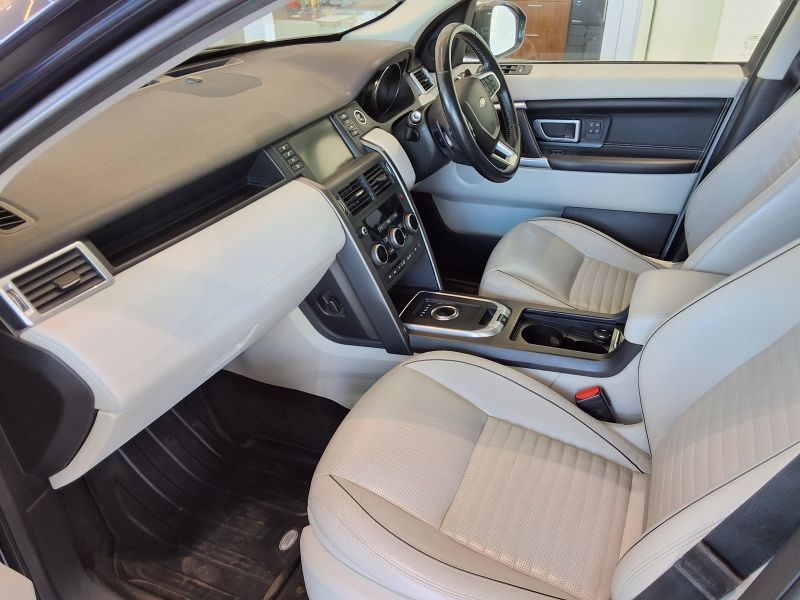 2018 Land Rover Discovery photo 5