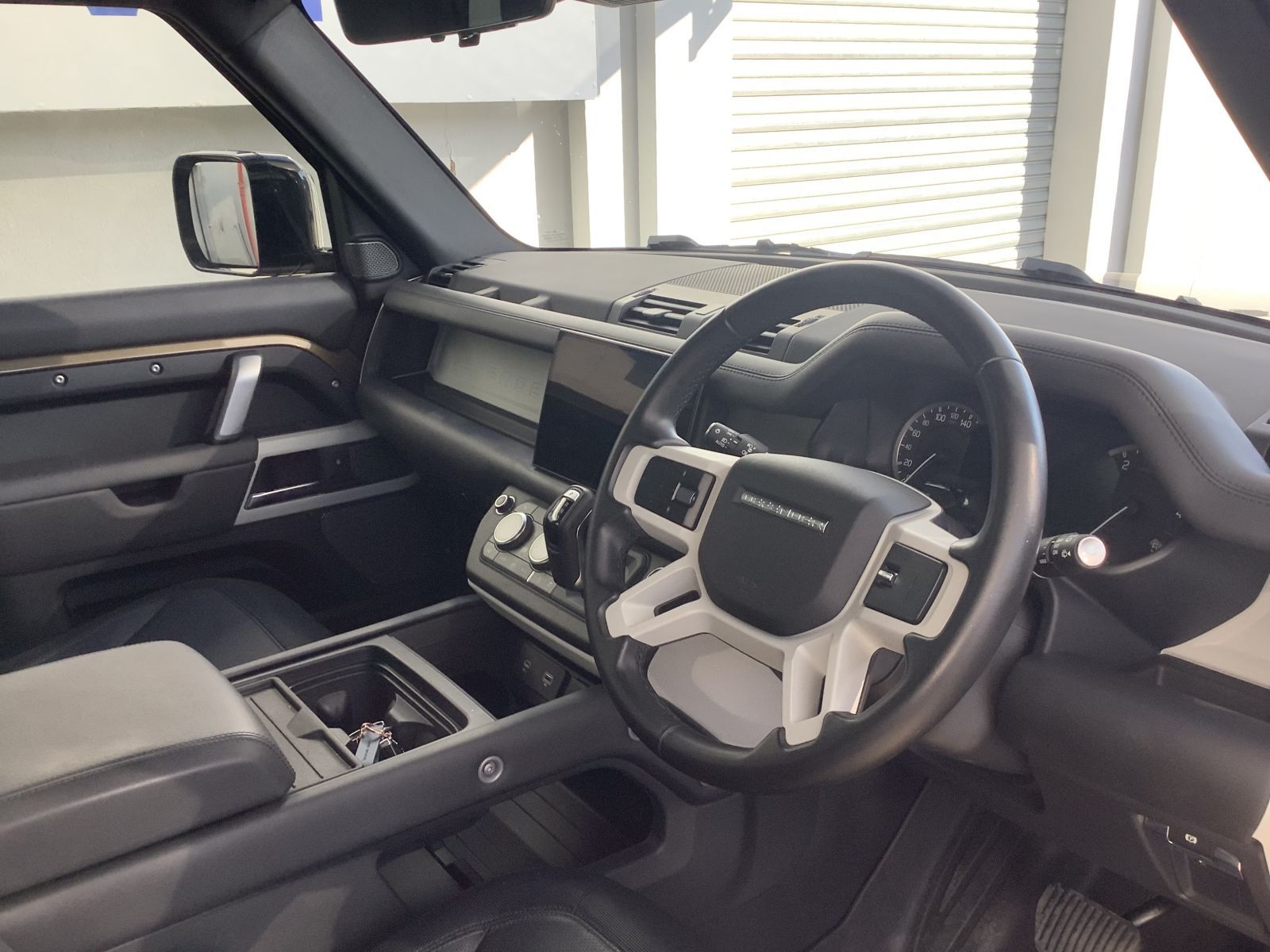 2023 Land Rover Defender photo 5