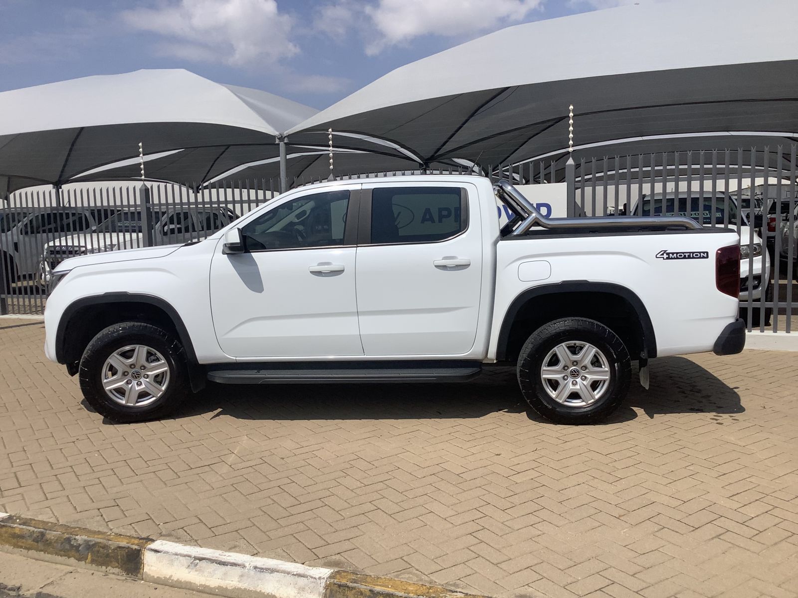 2023 Volkswagen Amarok photo 1