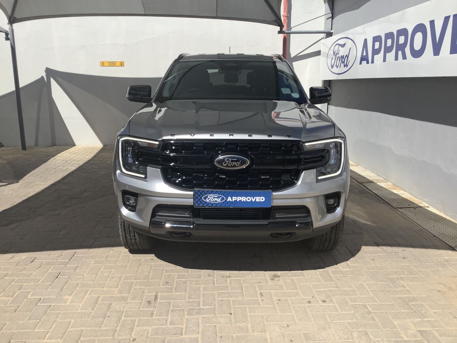 2024 Ford Everest photo 2