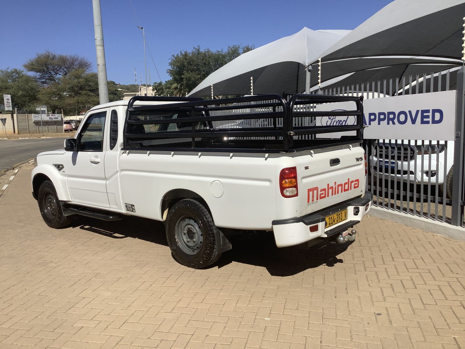 2021 Mahindra PIK UP photo 3