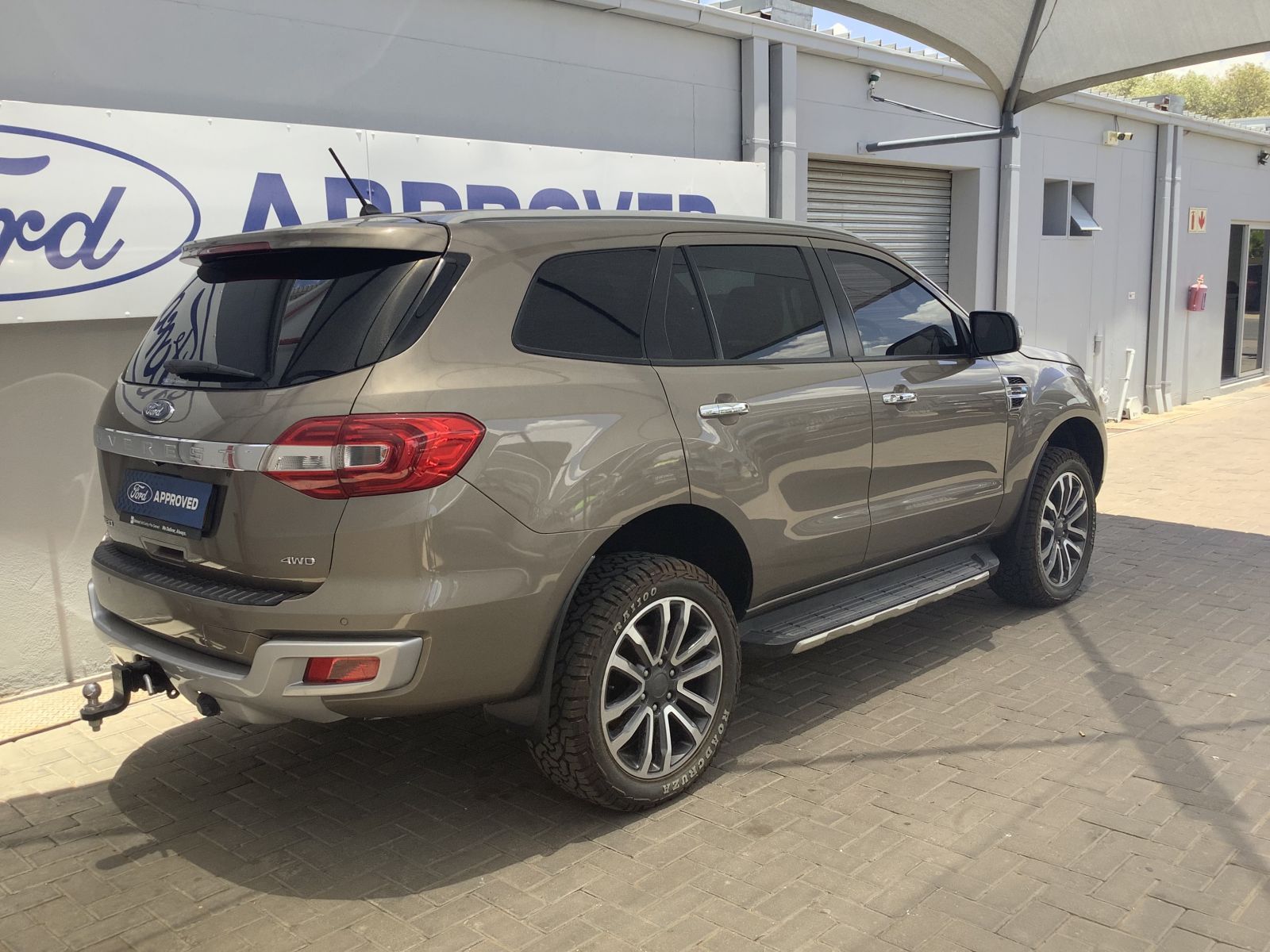 2021 Ford Everest photo 4