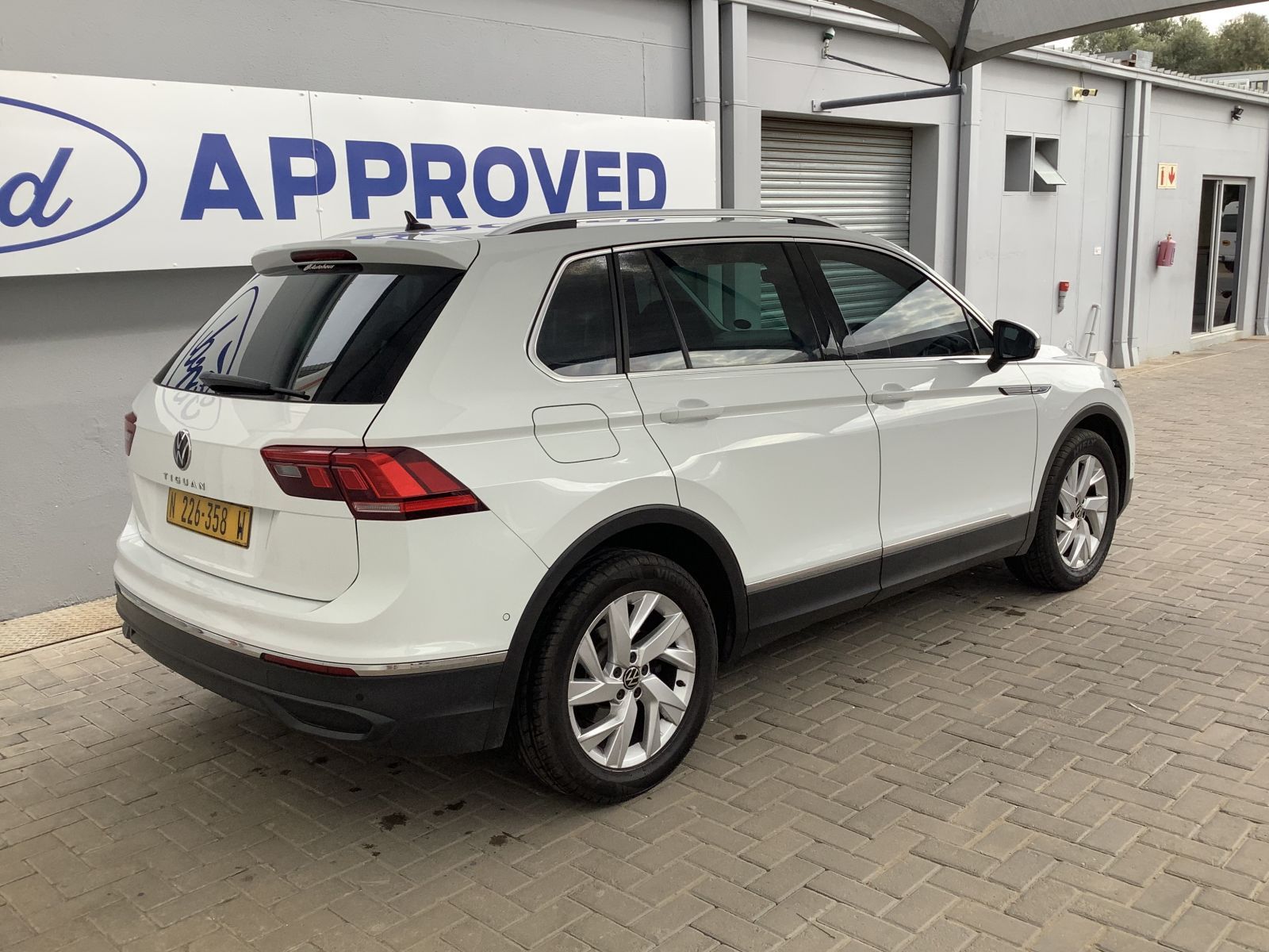 2023 Volkswagen Tiguan photo 4