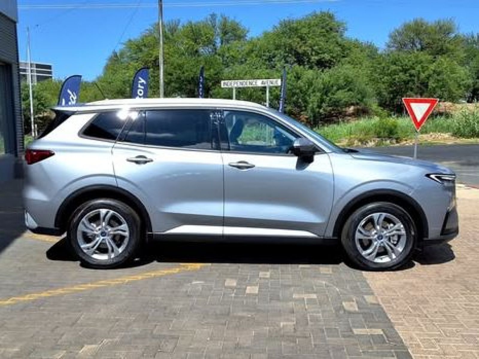 2025 Ford Territory photo 1
