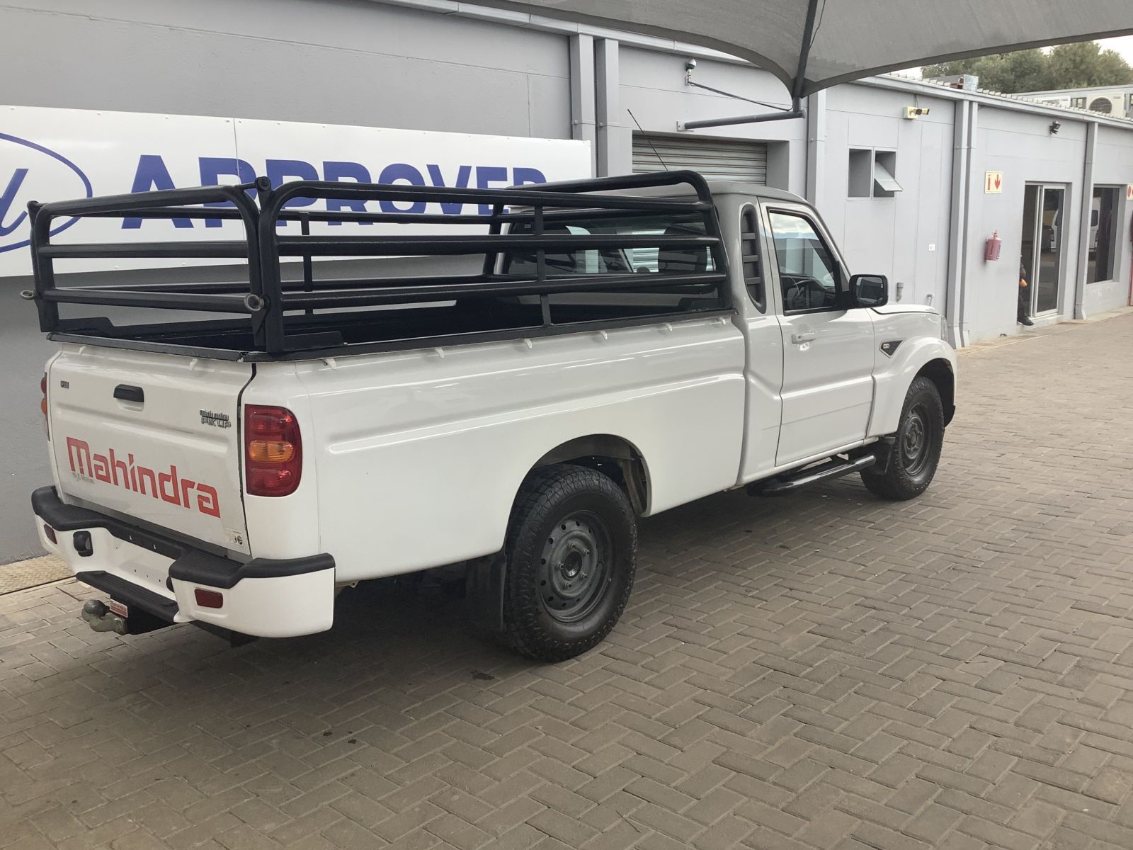 2021 Mahindra PIK UP photo 4