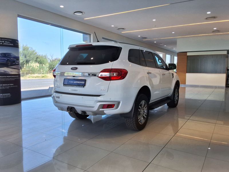 2020 Ford Everest photo 2