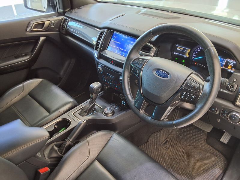 2020 Ford Everest photo 3