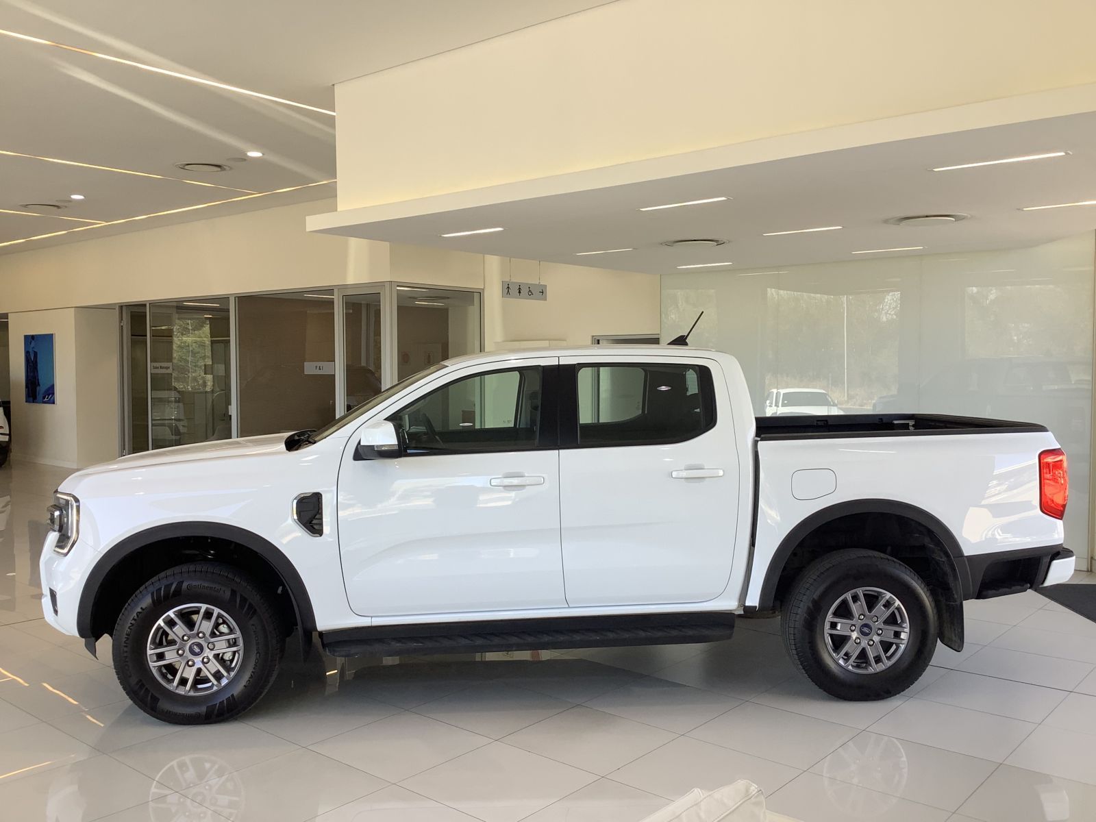2025 Ford Ranger photo 1