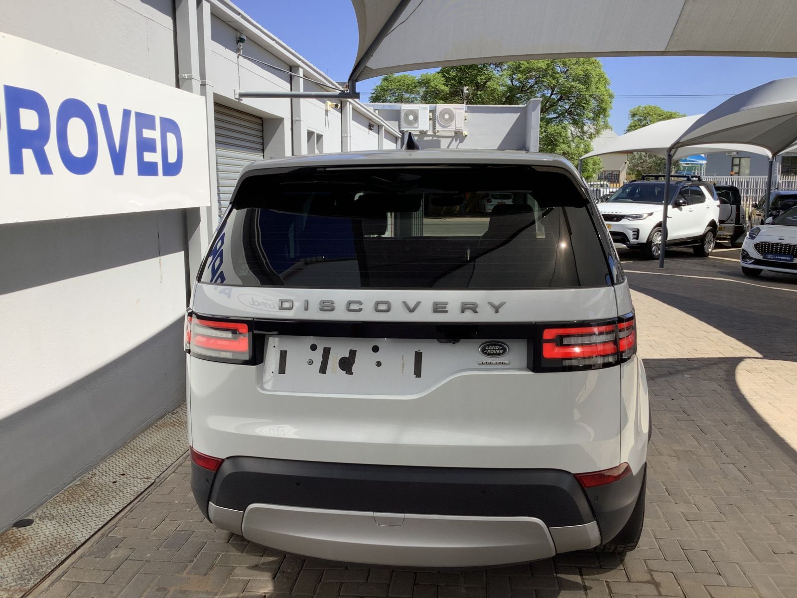 2017 Land Rover Discovery photo 4
