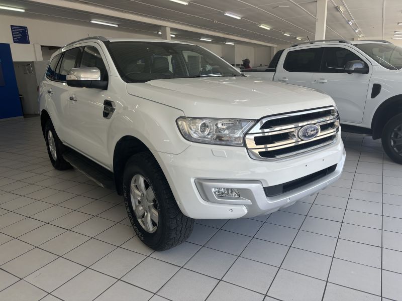 2016 Ford Everest photo 1