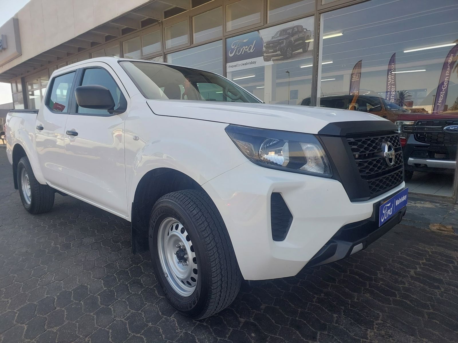 2024 Nissan Navara photo 1