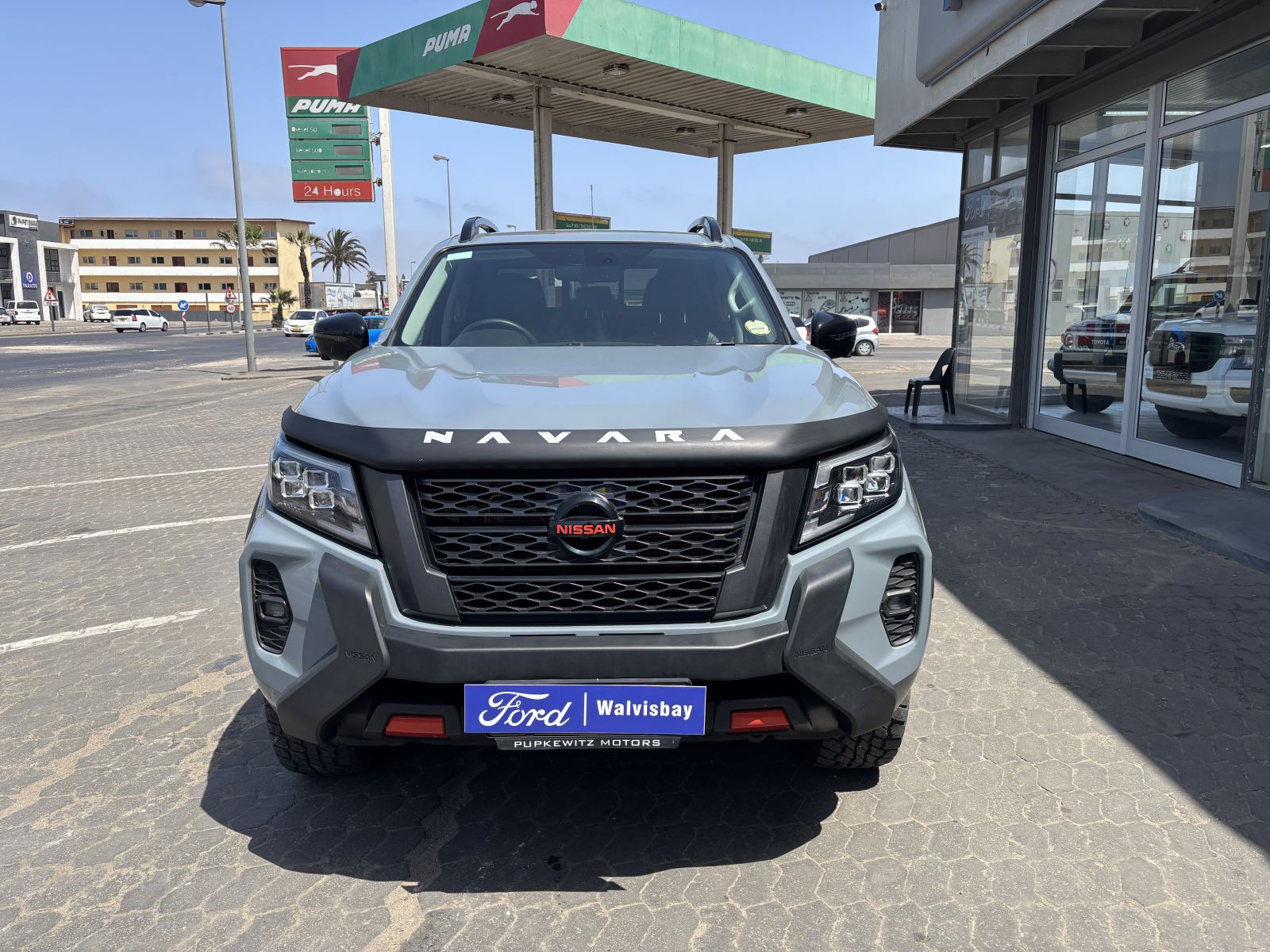 2023 Nissan Navara photo 3
