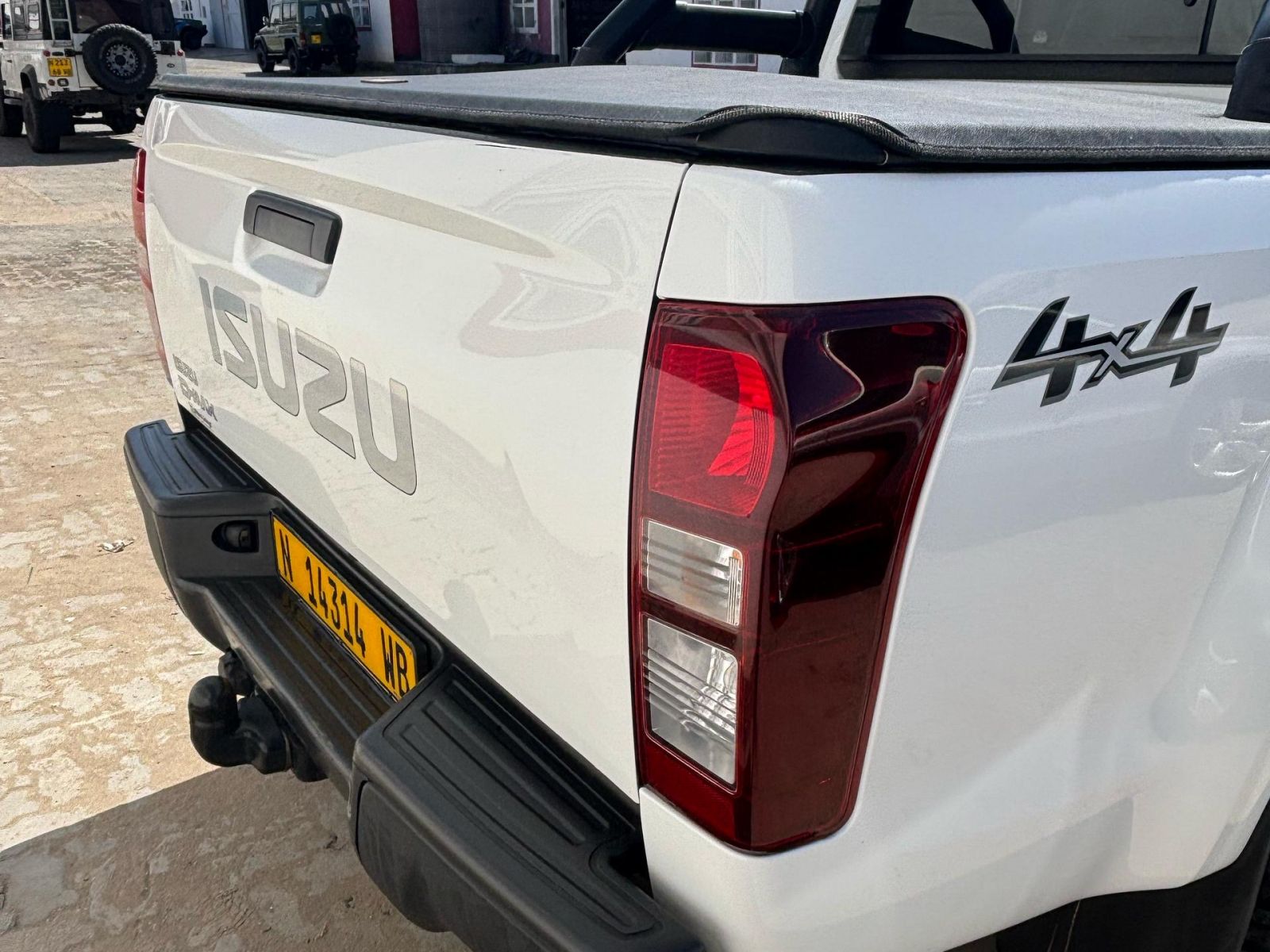 2021 Isuzu D-MAX photo 4