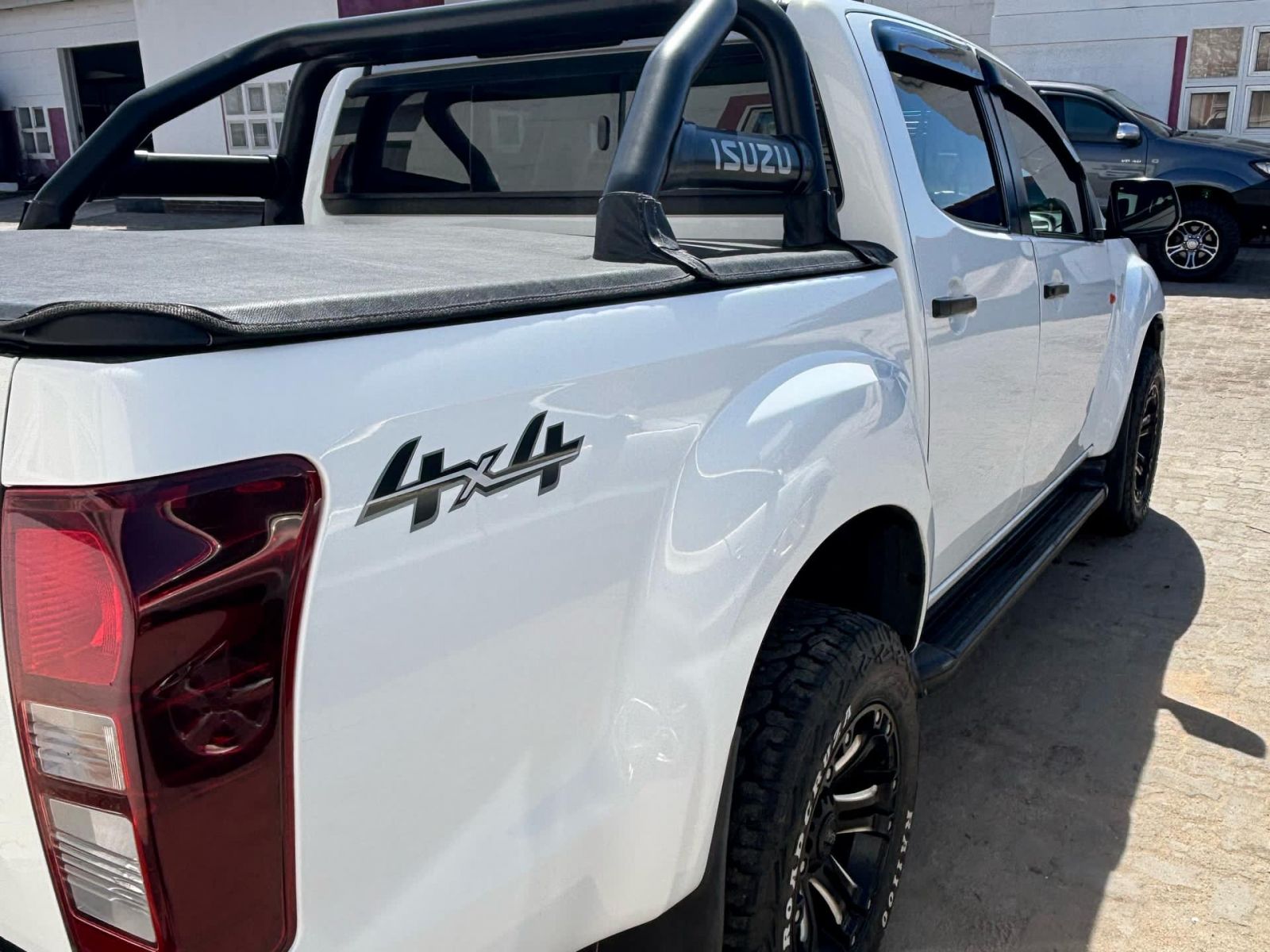 2021 Isuzu D-MAX photo 5